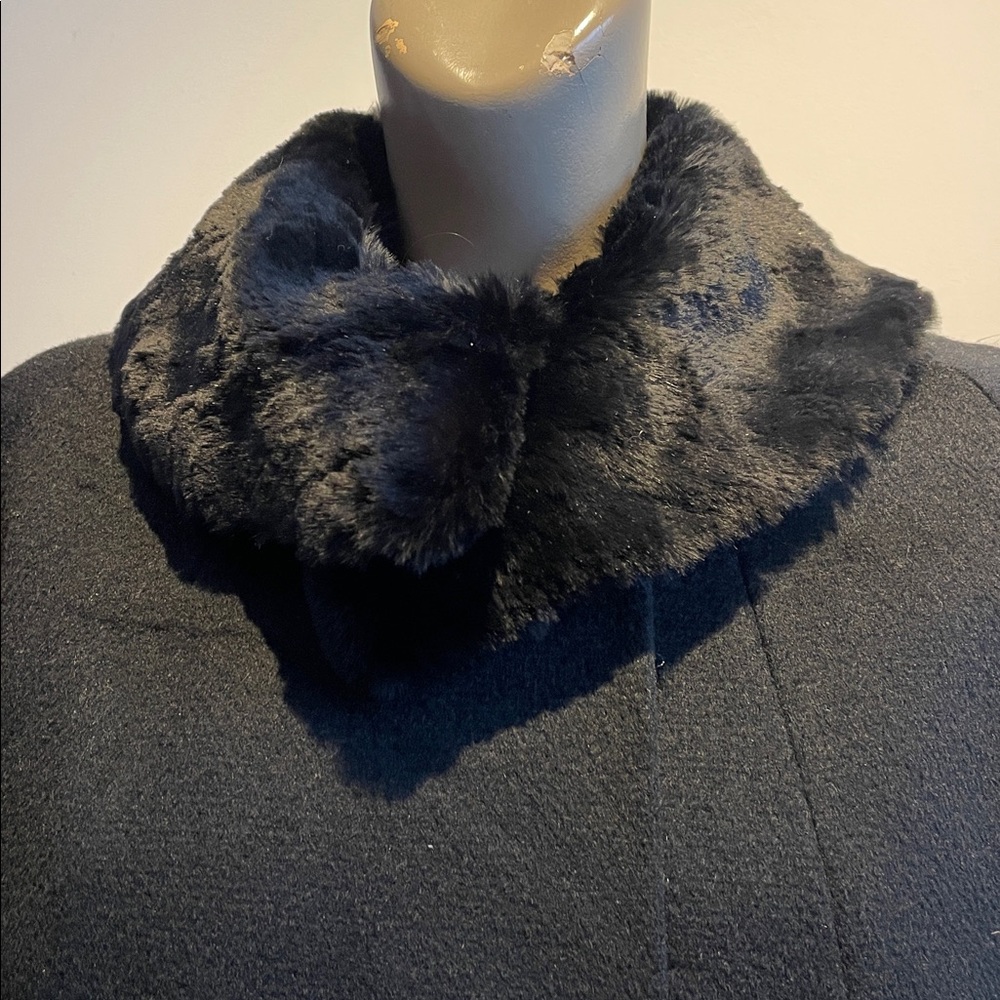 Cherry & Webb vintage wool coat with fur collar - Picture 5 of 7